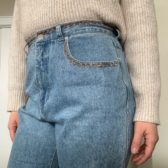 Vintage Denim - Vintage Hand Embroidered Ultra High Rise 90’s Cotton Denim Mom Straight Leg Jean